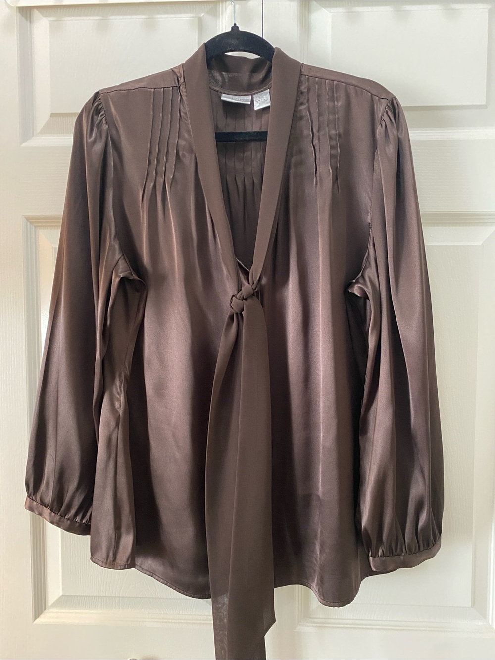 Chico's Size 3 (XL) Chocolate Brown Satin Tie-Neck Blouse Long Sleeve Pleated